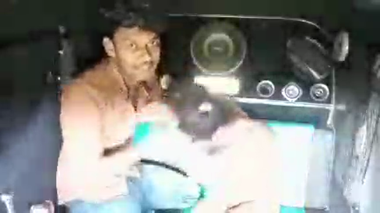 ත්‍රීවිල් එකේ 😍